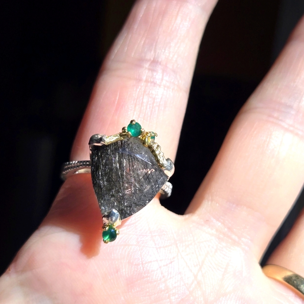 Rutilated 7k trillion cut quartz & green 💚 onyx sterling & gold ring sz7.75
